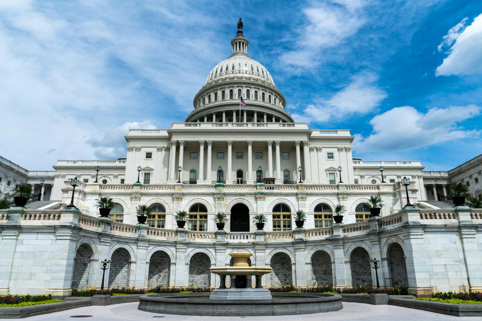 6 Warning Signs for Today’s Political Right